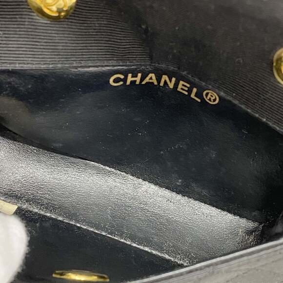 CHANEL Black Shoulder Bag - Picture 4 of 11